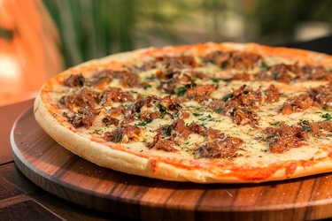 Pizza Carne de Panela com Gorgonzola