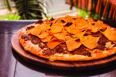 Pizza Carne de Panela com Doritos