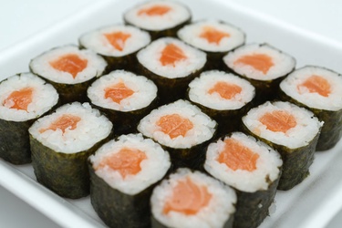 Hossomaki de salmão (4 peças)